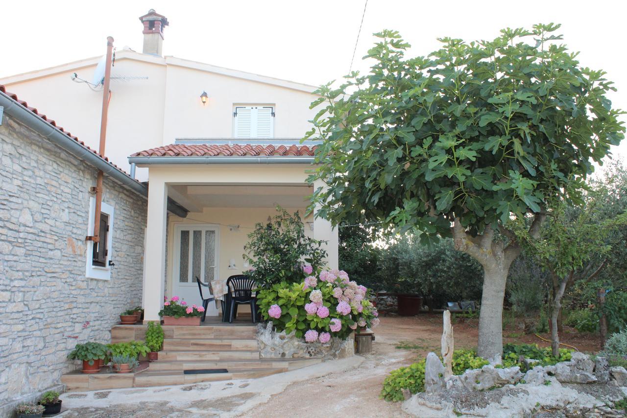 Haus Glavani Barban Exterior photo